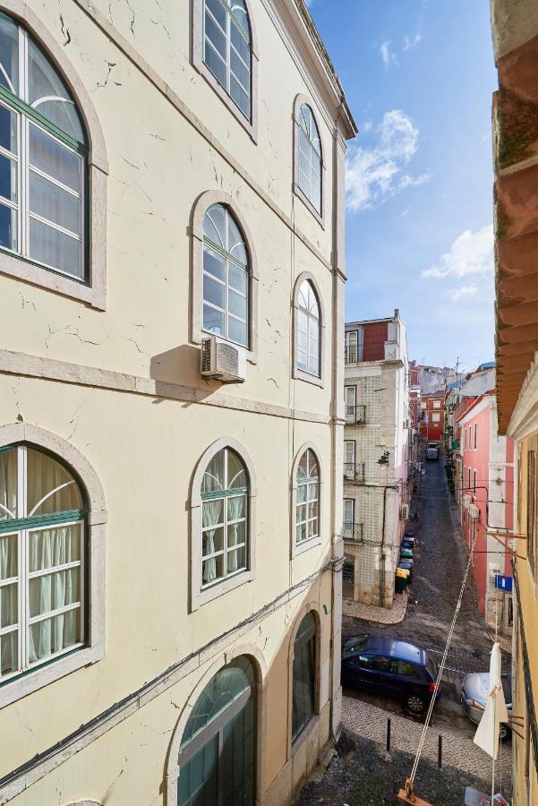 Charming Apartment In Historic Center Lisboa Exteriör bild